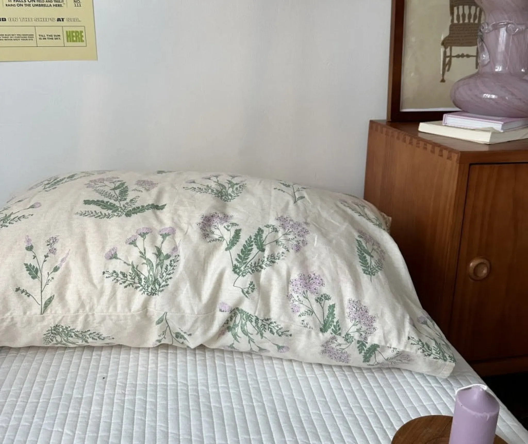 Çeşitli Bahar Pastel Çiçekli ve Düz Yastık Kılıfı